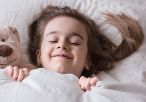 como saber si tu hijo tiene calor o frio durmiendo