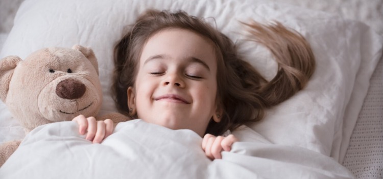 como saber si tu hijo tiene calor o frio durmiendo